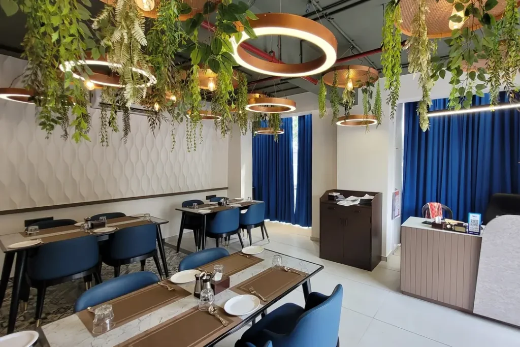 آیا بلوار سجاد مشهد برای راه اندازی کافه یا رستوران مناسب است؟